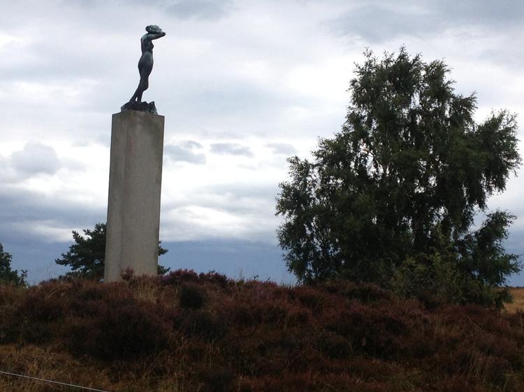 På Tegners Museum i Nordsjælland er der gratis adgang i den udendørs skulpturpark. 