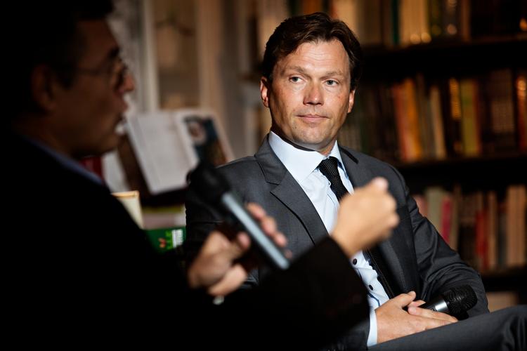 Danmarks ambassadør i USA Lars Lose,  taler med Politikens Internationale redaktør Michael Jarlner om at være ambassadør i Trumps USA i boghalleni Politikens hus. 
   