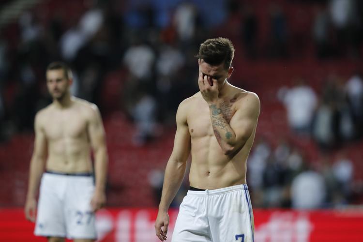 Det var dybt skuffede FCK'ere, der langsomt forlod banen i Parken onsdag aften, da kvalifikationen til Champions Leagues gruppespil var kikset.
   