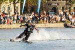 Det er en spektakulær sport, tilskuerne bliver vidne til, når VM i Swoop Freestyle afvikles ved Peblingesøen i weekenden. Her Christian Webber. 