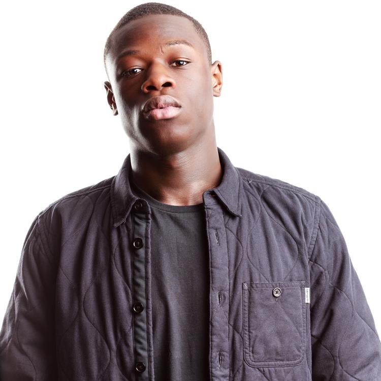 Han spytter grime-rim med asfalt mellem tænderne«, skriver Simon Lund om den unge rapper J Hus, der gæster Pumpehuset til november. 