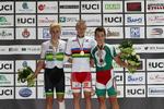 Julius Johansen med VM-trikot og guldmedalje efter sin suveræne succes i OL-disciplinen omnium, hvor sølvet gik til australieren Stephen Cuff og bronzen til hviderusseren Uladzislau Tsimoshyk. 