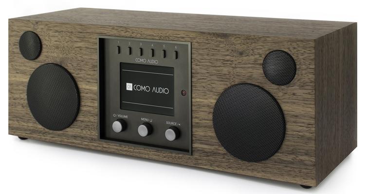 Det er ikke altid, det står tydeligt på digitale radioer, om de understøtter DAB+. Har du en spartansk designet radio som denne fra Como Audio, kan man tjekke DAB+-understøttelsen på andre måder. 