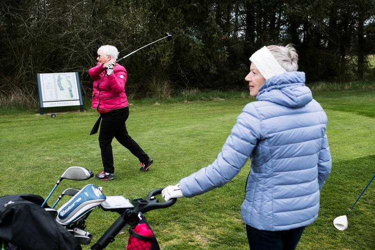 Mange drømmer om et pensionistliv med overskud. Med rekordafkast hos ATP er der mulighed for større pensionsudbetalinger, men ATP venter med at træffe beslutningen. 