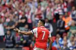 Arsenals topscorer fra forrige sæson, chilenske Alexis Sanchez, vil gerne væk fra klubben, men puslespillet har haft svært ved at blive lagt helt på plads. 
   Matt Dunham/AP