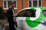 I dag skal man have fat i forskellige apps for at finde den hurtigste bus eller bestille en delebil. Men i fremtiden bliver det formentlig muligt at samle alle transporttjenester i en mobilapplikation.    