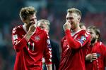 
Nicklas Bendtner og Nicolai Jørgensen var meget tilfredse efter 4-0-sejren i Parken. Bendtner er formentlig igen på bænken og kan komme ind i anden halvleg.
   