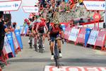 Vincenzo Nibali, der her passerer målstregen foran Chris Froome, Ilnur Zakarin og Wilco Kelderman, er klar til ny offensiv. Foto: Team Bahrain-Merida/ @iimiwa. 