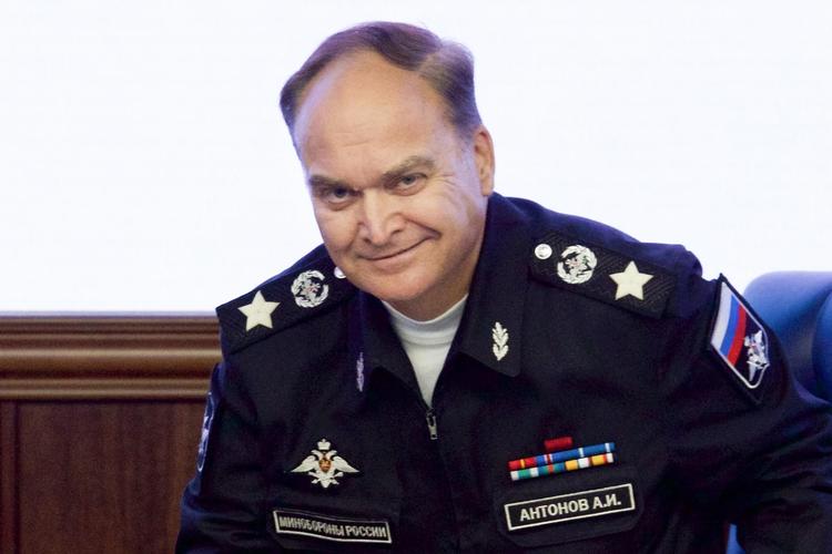 Anatolij Antonov var forsvarsministeriets talsmand, da Rusland annekterede Krim og begyndte at støtte separatister i det østlige Ukraine. 