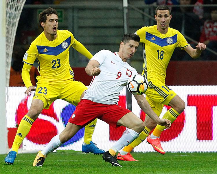 Superstjernen Robert Lewandowski scorede det 3. polske mål. 
