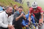 Contador tiljubles og opildnes af tilskuerne overalt, hvor han kommer frem. Foto: Unipublic/Photogomez Sport. 