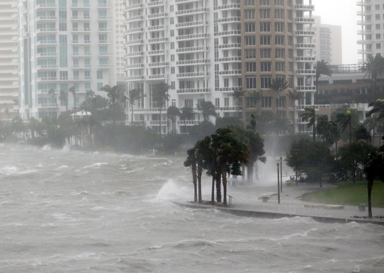 Irma har ramt Miami og Florida. 