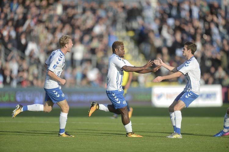 OB'erne fik en superstart mod Brøndby med 1-0-scoringen af Izunna. Men han blev hurtigt udvist, og fynboerne ,måtte kæmpe hårdt for at få 1-1 