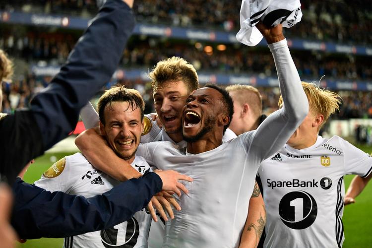 Rosenborgs mål mod Strømsgodset blev scoret af Nicklas Bendtner (i midten) og indskiftede Samuel Adegbenro (th.), mens Mike Jensen (tv.) var tæt på i anden halvleg. 