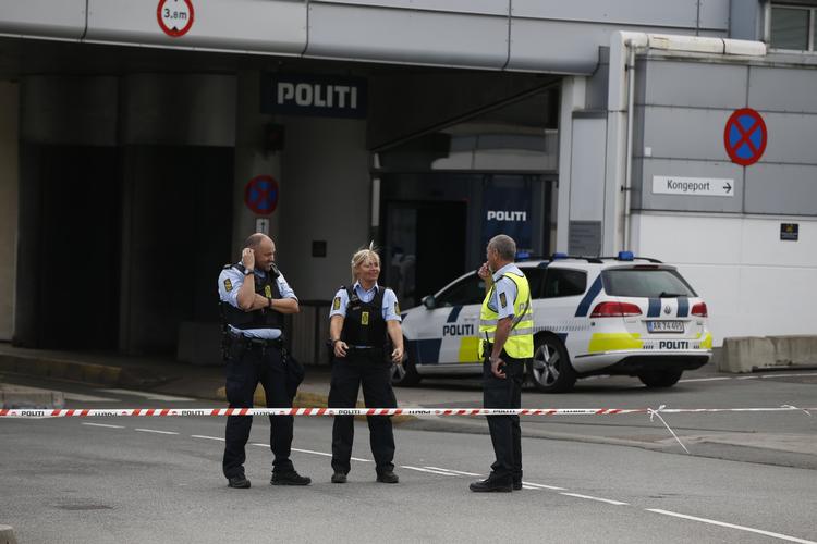 Politiet afspærrede hele terminal 2 på grund af en mistænkelig pakke. 