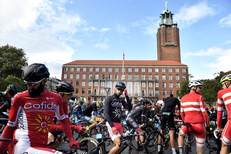 Der var styr på rytterne, da starten gik fra Frederiksberg Rådhus, men ude på Sjælland gik det galt. 