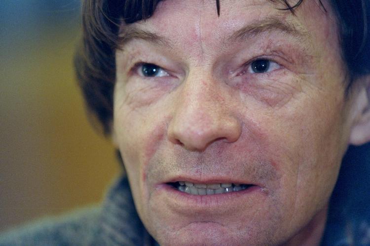 Eske Holm fotograferet, da han fyldte 75 år. Nu er han død. 