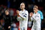 
FCK'erne Nicolai Boilesen (tv) og den nye angriber Martin Pusic klapper, fordi mesterholdet nu viser stor styrke, fysisk og taktisk, og har fået syv point flere end topholdet FCN i de seneste tre superligarunder  
   