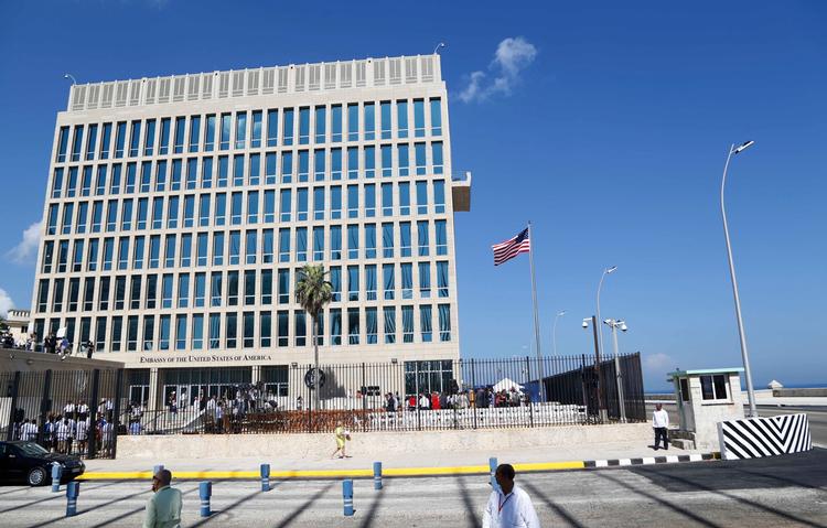Den amerikanske ambassade i Havana har et alvorligt arbejdsmiljømæssigt problem. Medarbejdere bliver alvorligt syge af en ukendt påvirkning, inden har kunnet fastlægge nærmere. 