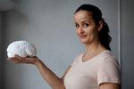 Milena Penkowa rådgiver under titlen 'hjerneeksperten' om, hvordan man med kosttilskud kan behandle alt fra Parkinsons til adhd.   