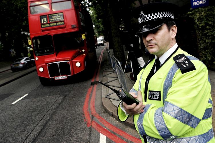 Indbyggerne i London – ligesom pariserne – er ved at vænne sig til, at de lever under en konstant trussel fra terroristerne. 