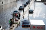 Kraftigt regn- og tordenvejr over København gav hagl og oversvømmelser flere steder.  Her motorvejen ved Ryparken. 
   