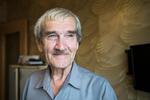 Stanislav Petrov holdt hovedet koldt på et kritisk tidspunkt, men blev aldrig nationalhelt. Her er han fotograferet i sit hjem i Moskva-forstaden Frjasino i august 2015. Her døde han 19. maj i ubemærkethed. 