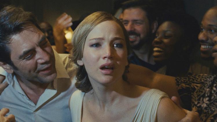 Filmen 'Mother!' af Darren Aronofsky deler vandene hos både publikum og anmeldere verden over. Filmen har Javier Bardem og Jennifer Lawrence i hovedrollerne som digteren 'Him' og hans kone og muse 'Mother'. 