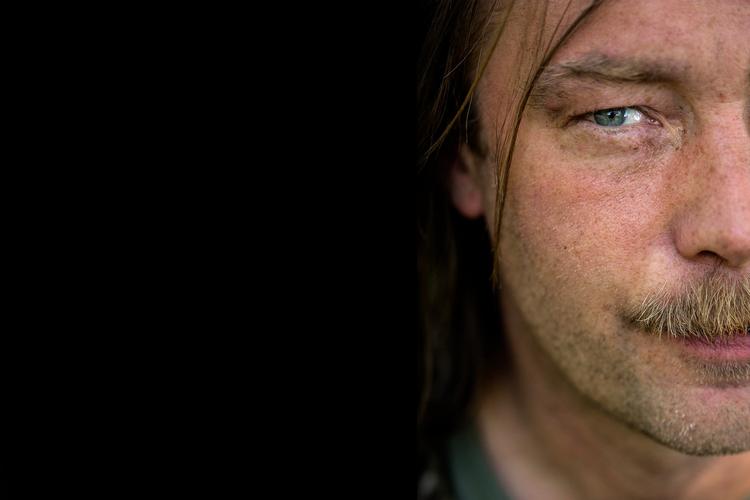 Nikolaj Kirk kalder sig selv 'kogemand' af profession, og er kendt fra jagt- og naturprogramserien 'Nak og Æd'.  Han har gennem mere end et år været en højlydt kritiker af, at Københavns Kommune ville indlemme et uniks stykke natur på Amager Fælled til byggeri.
   