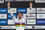 VM-trikoten i enkeltstart har en helt speciel betydning for Tom Dumoulin.
   