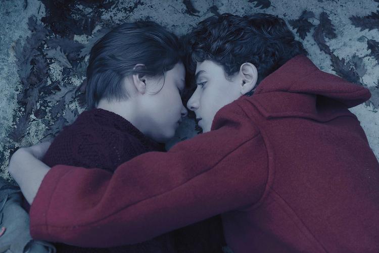 I 'Sicilian Ghost Story' må Luna indlede en eftersøgning, da Guiseppe pludselig forsvinder fra jordens overflade - givetvis kidnappet af mafiaen. 