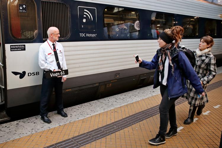 Lavere priser kommer også DSB's kunder til gode. 