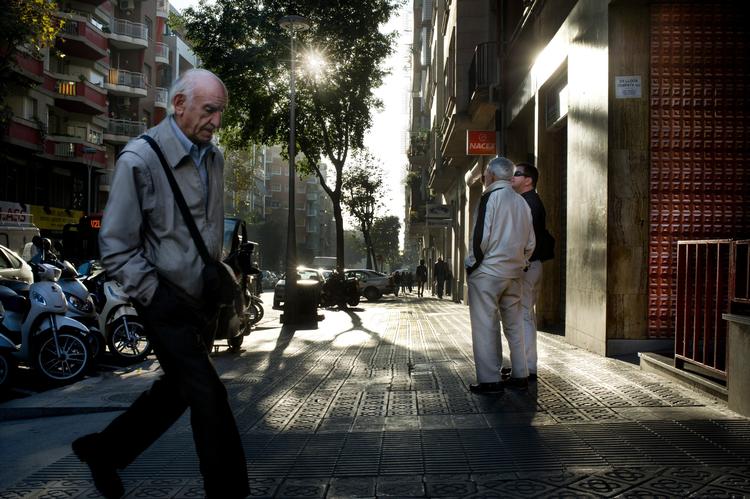 Konflikten raser i Catalonien, senest er 5-6.000 politifolk og Guardia Civil på vej med ordre om at forhindre en afstemning tilsyneladende med alle midler. 