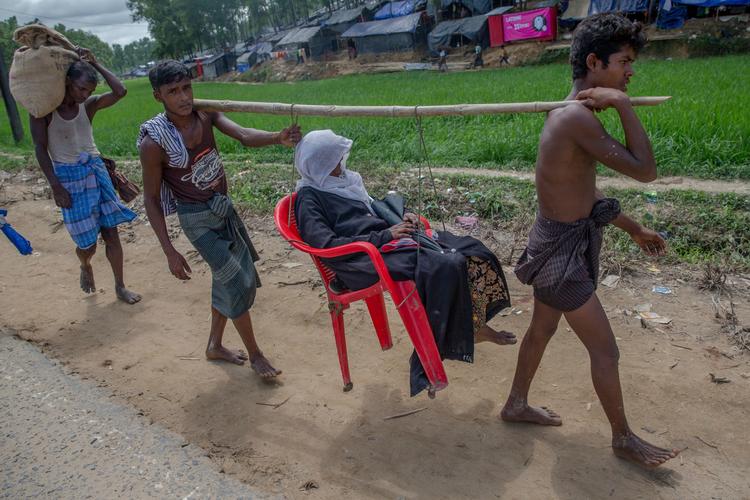 Over 400.000 rohingyaer er de seneste uger flygtet fra Myanmar til Bangladesh.  
