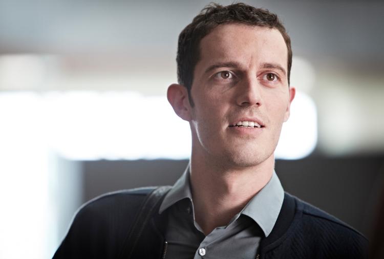 Simon Sears gør det glimrende som den moralsk anløbne præstesøn Christian. 
