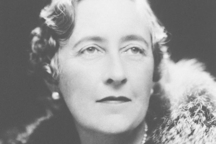 Forfatter Agatha Christie ses her på et portrætfoto fra 1950. 