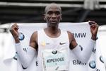 Kenyaneren Eliud Kipchoge vandt søndag Berlin Marathon. Han har deltaget i ni maratonløb siden sin debut på distancen i 2013 og har vundet de otte. 