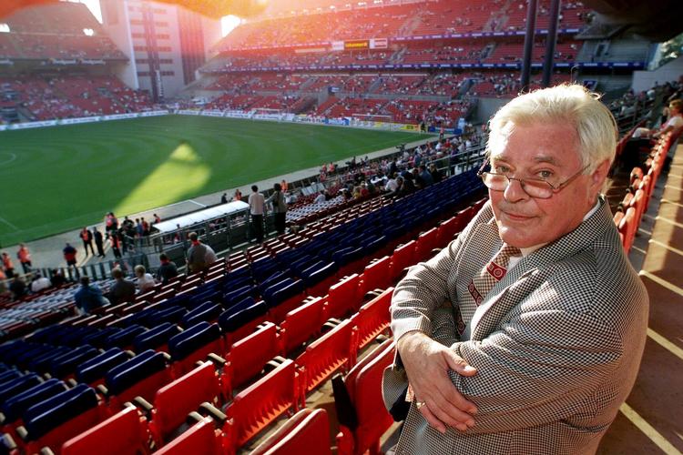 Poul Hyldgaard stod i spidsen for DBU 1991-2002.
   