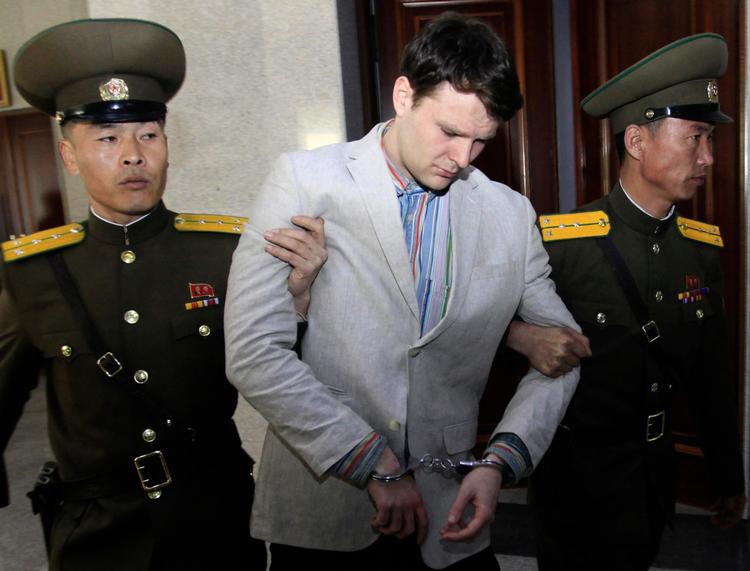 Billedet her er taget, da Otto Warmbier var i retten i Nordkorea i marts 2016. 