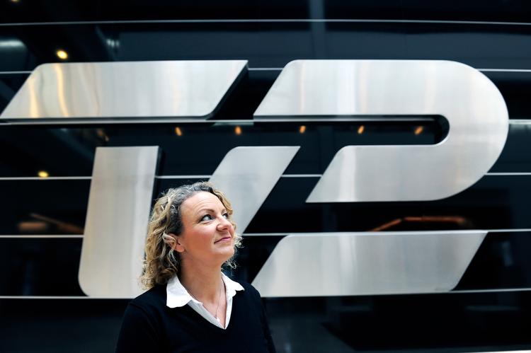 Den gennemsnitlige direktionsløn i TV 2 er steget med 57 procent siden 2009. Administrerende direktør Merete Eldrups løn er steget fra 3,6 til 5,4 millioner fra 2009 til 2016. 
   