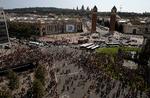 Barcelona har de seneste dage været centrum for demonstrationer forud for søndagens afstemning om selvstændighed i Catalonien. Billedet er fra i torsdags, hvor studenter demonstrerede.  