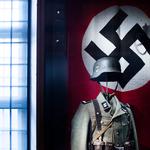 Ikke fordi der er noget godt at sige om nazisterne, tværtimod. Men det kunne stimulere en refleksion og sund debat. 