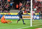 Med et hovedstød scorede Yussuf Poulsen sæsonens første mål i Bundesligaen. 