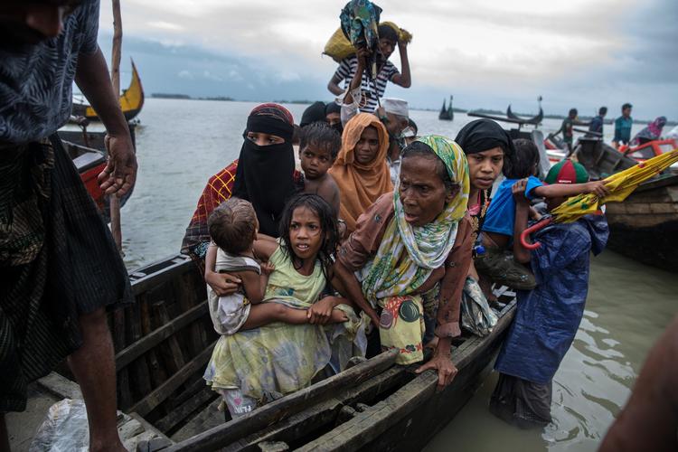 
  Flere end 530.000 rohingya-muslimer er i løbet af knap to måneder flygtet fra Myanmar på flugt fra landets sikkerhedsstyrker. 