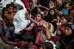 Forfølgelsen af rohingyaer bør have konsekvenser for Myanmars militære ledere, mener amerikanske politikere.  