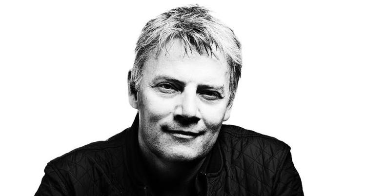 Hvis debatmødet i Politikens Hus havde en slags konklusion, stadig skælvende, er det, at litteraturkritikken er nødt til at forstå sig selv historisk. 