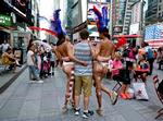 
Ikke mindst New York City bidrager til at USA er danskernes foretrukne rejsemål udenfor Europa. Her er det Times Square, hvor kvinder på et tidspunkt poserede næsten nøgne med turister for penge. 