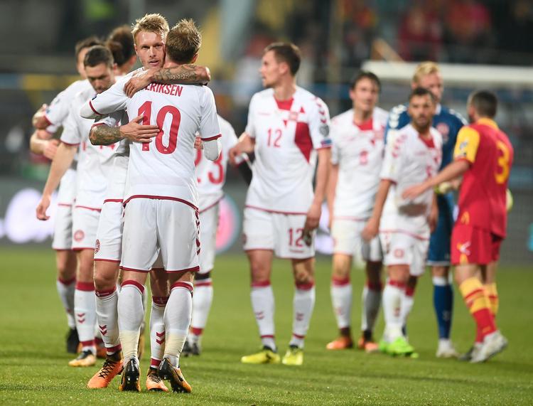 Simon Kjær og holdkammeraterne fejrer den meget vigtige sejr på udebane over Montenegro. Nu gælder det Rumænien søndag i Parken.
   