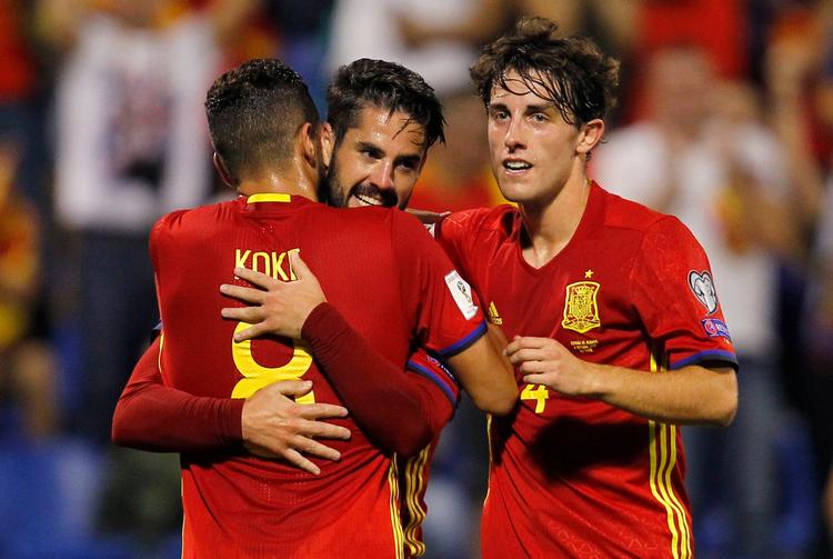 Isco (i midten) har været forrygende med blandt andet 5 mål i Spaniens VM-kvalifikation. 