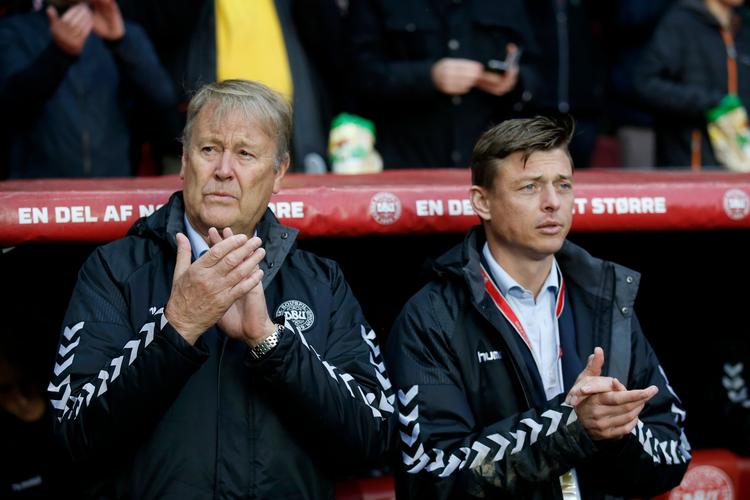 Både Åge Hareide (tv.) og hans assistent, Jon Dahl Tomasson (th.) har begge været involveret i playoffkampe tidligere. Hareide tabte i 2003 (til Spanien) og 2005 (til Tjekkiet) som norsk landstræner, og Tomasson vandt som spiller over Israel i 1999. 